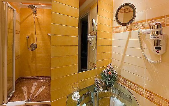 فندق هومز روما